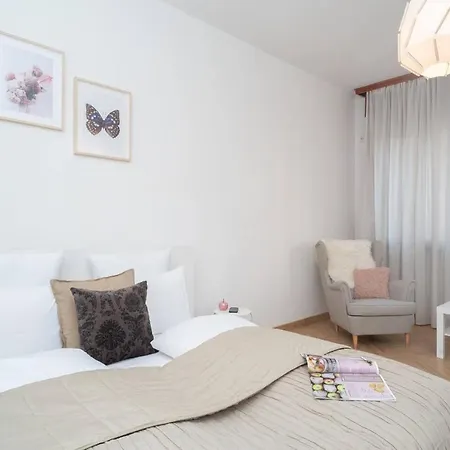 Convenient In The Heart Of Downtown بودابست