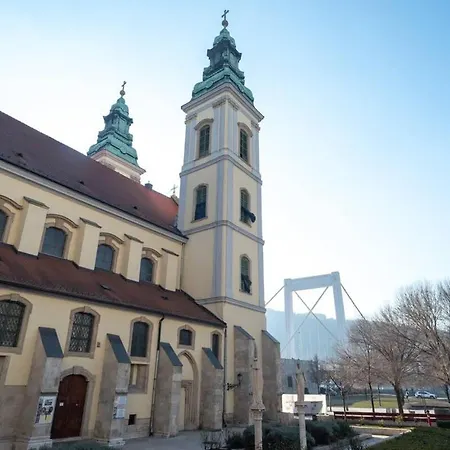 Convenient In The Heart Of Downtown Appartamento *
